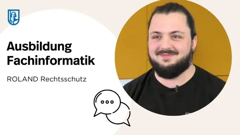 Auf einer Folie ist ein Foto von einem jungen Mann abgebildet. Er lächelt. Daneben steht 